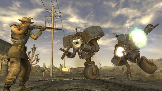 Najlepsze Fallout New Vegas Mods: Wastelander strzelający do dwóch robotów Guard na pustyni Mojave
