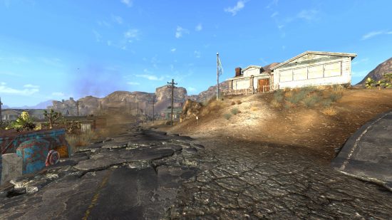 Mod pencahayaan gurun yang realistis adalah salah satu mod New Vegas Fallout terbaik untuk pemandangan koloni gurun yang jauh seperti ini
