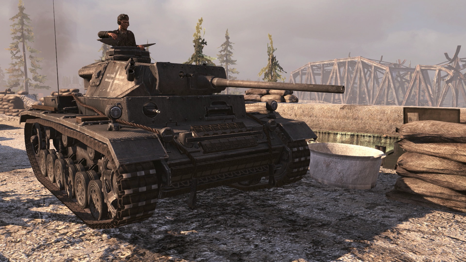 最高のタンクゲーム：レッドオーケストラ2.画像は、タンク内の兵士を示しています。