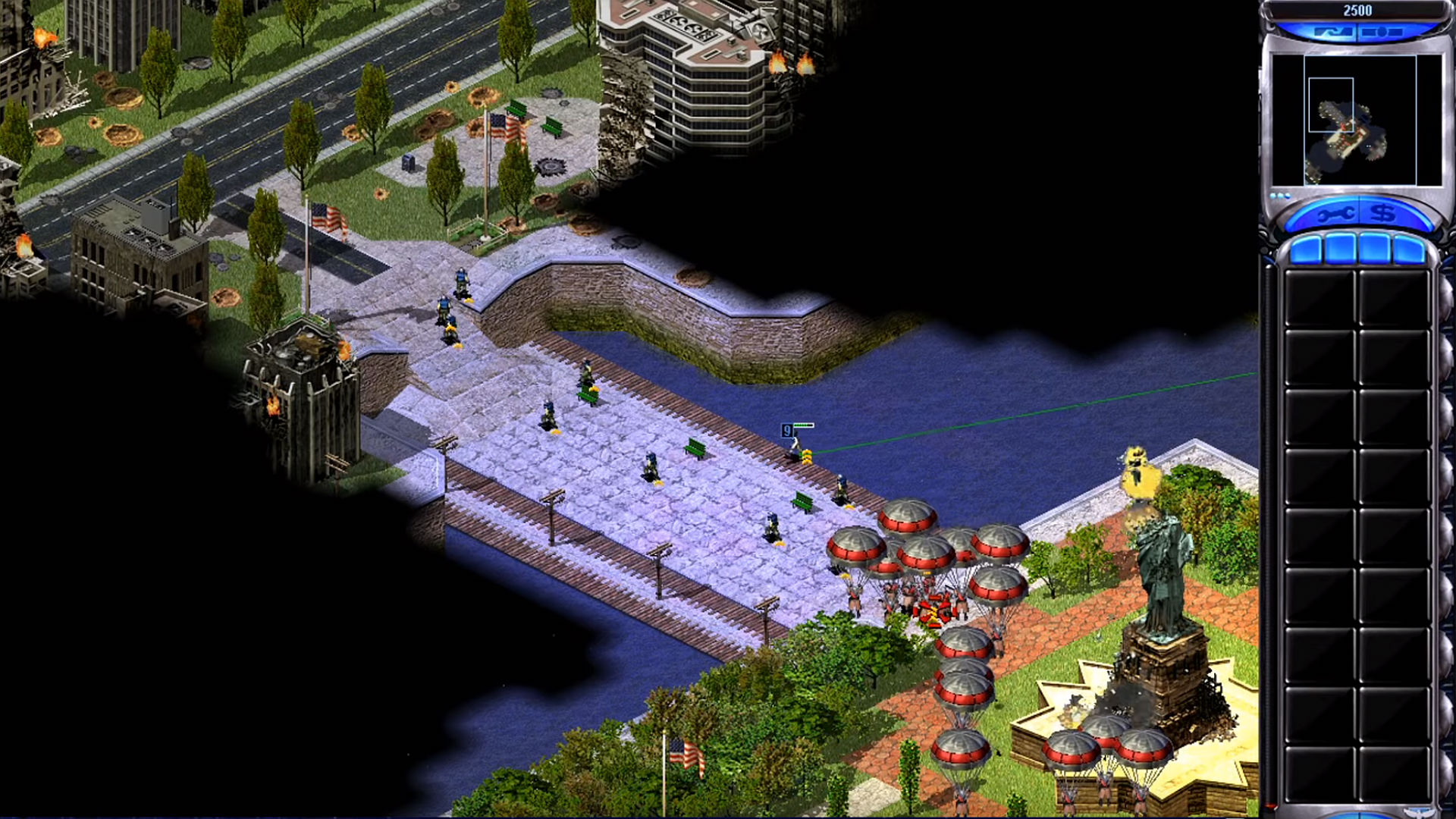 Best strategy games: some troops are running to defend the Liberty Statue from Soviet paratroopers in Command & Conquer Red Alert 2.