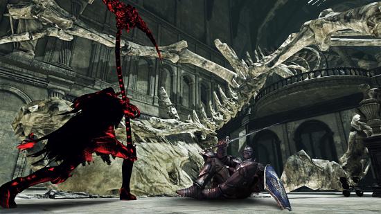 An invader with a scythe attacks a fallen knight in Dark Souls 2