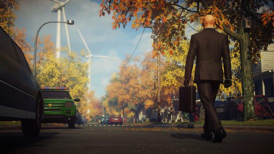 Best crime games on PC: A bald assassin walks away from a crime scene