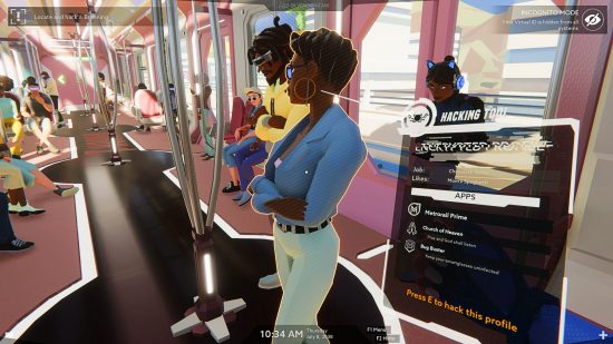أفضل ألعاب القرصنة - عملية التانغو: امرأة تقف في قطار تقنية عالية ، وهناك خيار لاختراق ملفاتها الشخصية