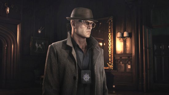 Best stealth games - Agent 47 disguising himself as a Private Investigator while walking through an elaborately decorated house in Hitman 3.