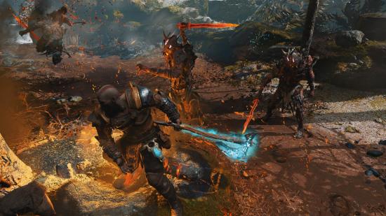 Kratos che distrugge le creature norrene con la sua ascia nella nostra recensione di God of War PC