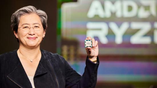 Lisa Su holding a Zen 4 Ryzen gaming CPU