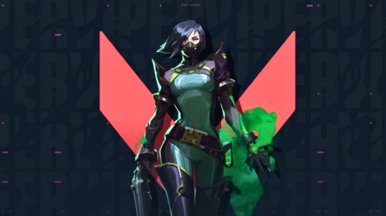 Valorant Tier List: Viper, un agent de nivel S, stă cu fața înainte, o ceață toxică verde în spatele ei, care se potrivea cu ținuta și masca ei verde