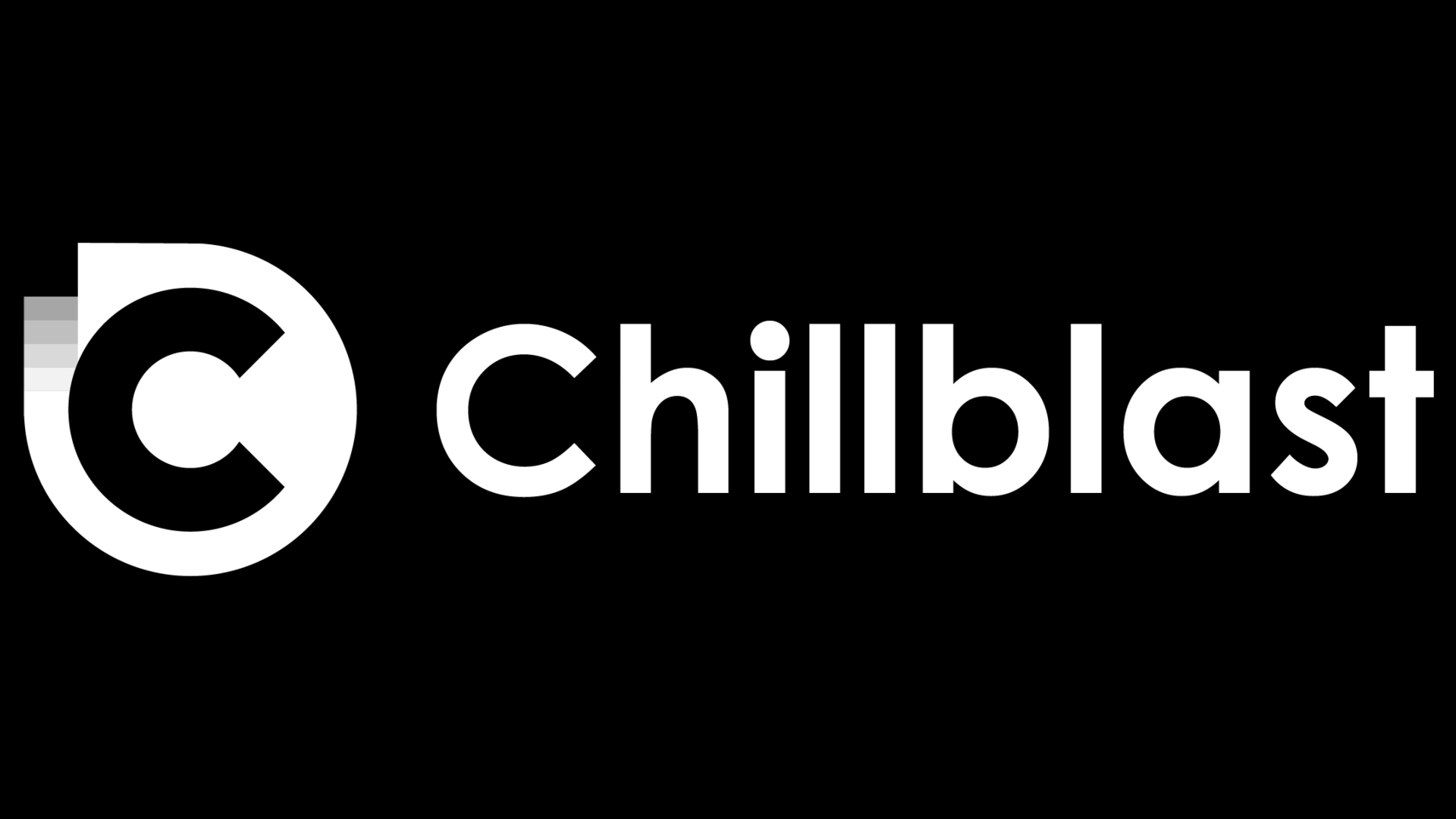 カスタムPCビルドに最適なWeb​​サイト、番号5：Chillblast。その白いロゴは黒い背景にあります。