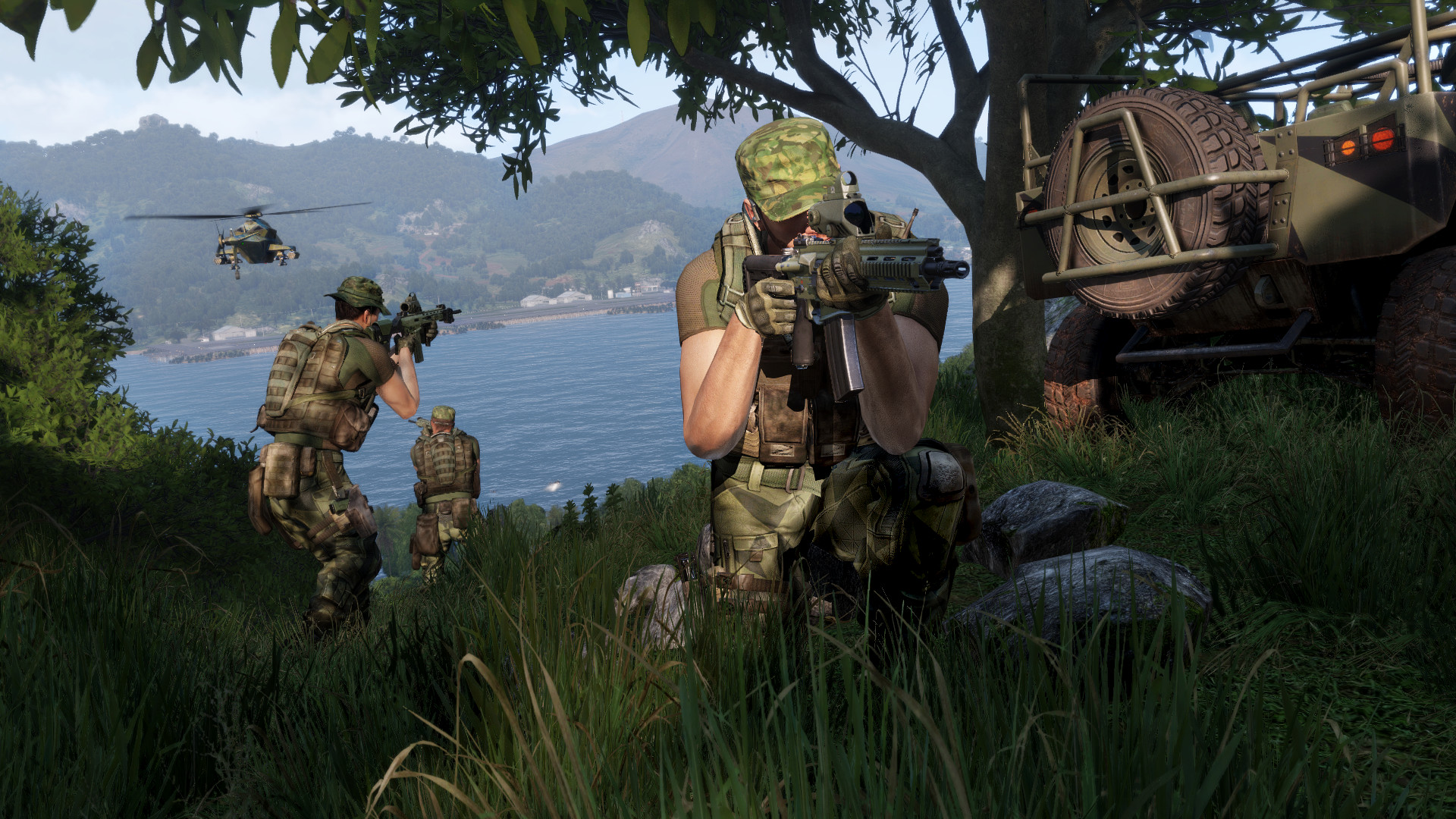 最高の戦争ゲーム：アルマ3.画像は、ジャングルを歩き回る兵士を示しています。