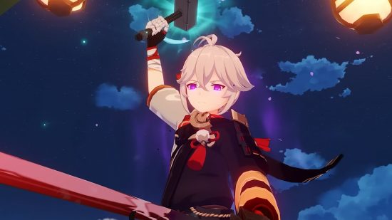 Kazuha prepares to strike a red blade with a hammer as his eyes glow purple