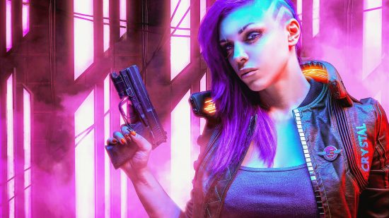 Cyberpunk 2077 smart weapons mod: A woman holding a pistol stands in front of an abstract art wall lit with pink neon light, she has a razor-cut hairstyle and a tall collar on her motorcycle-style jacket