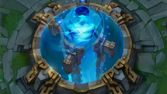 League of Legends cosplayer nails the creatures of the Rift: The shadow of a man is trapped inside the crystal of a League of Legends Nexus