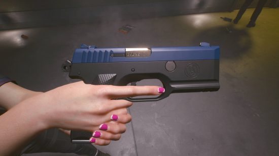 Cyberpunk 2077 mods: Lucy from Cyberpunk Edgerunner's pistol has a blue upper casing and an angular design.