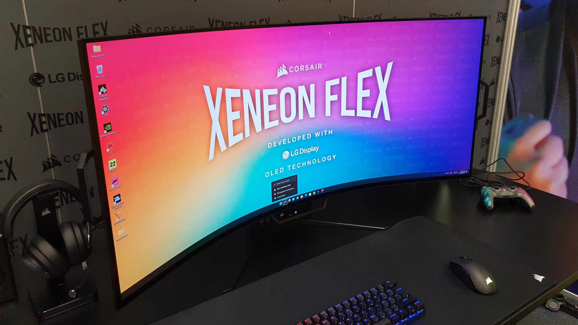 Corsair S New Xeneon Flex Mega Gaming Monitor That Bends | Hot Sex Picture