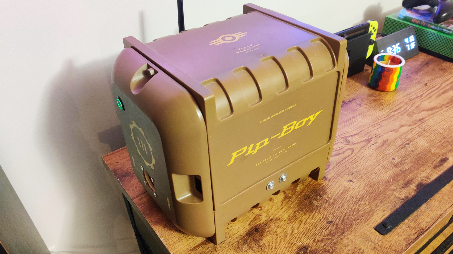 Meet the Fallout 4 Pip-Boy gaming PC mod you can't fit on your wrist