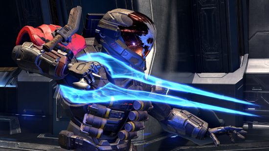 Halo Infinite Forge shows off a giant grunt and new building features: Spartan with a skull helmet wields an energy sword