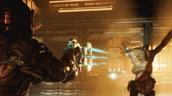 Dead Space remake is co-designed by “diehard fans” working with EA: Isaac Clarke shoots a Necromorph in the Dead Space remake
