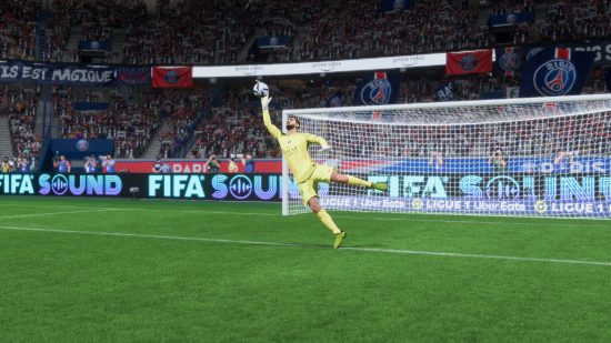 Best FIFA 23 goalkeepers: Donnarumma making a save in the top corner
