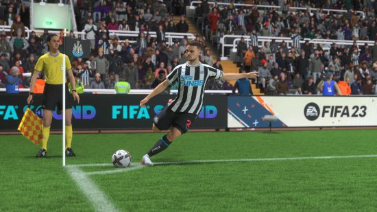 Best FIFA 23 right backs: Kieran Trippier taking a corner
