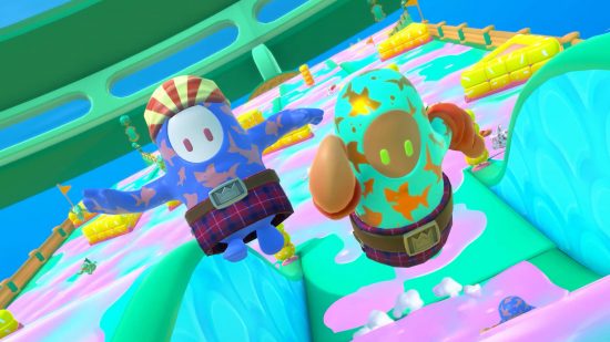 Best Multiplayer games - two Fall Guys beans trying to escape the level by climbing up a slippery slope. Both are wearing kilts, but one also has a bandana, while the other has inflatable armbands.