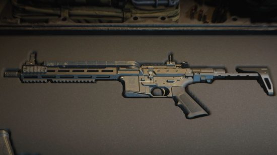 The best FSS Hurricane loadout in Modern Warfare 2: a submachine gun sits in a foam case
