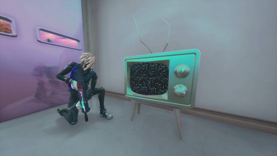 Fortnite Bytes Quest - Байтът се коленичи преди телевизора, който показва статично. Ето как нищо не общува с тях