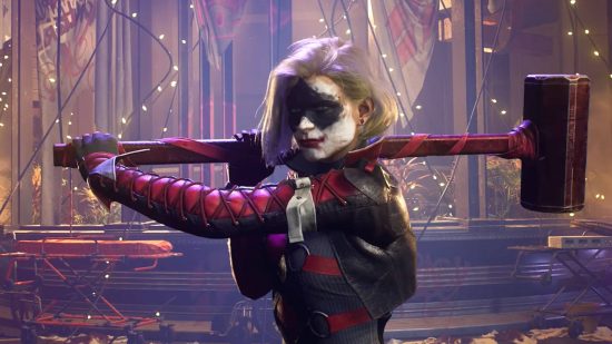 Gotham Knights release time: Harley Quinn holding a hammer ready to strike. Her makeup is heavily smudged.