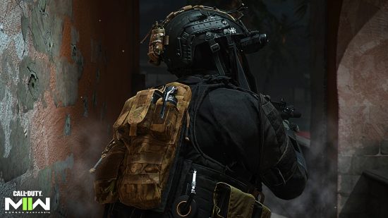 Modern Warfare 2 Spec Ops-Kits: Operator trägt einen Rucksack