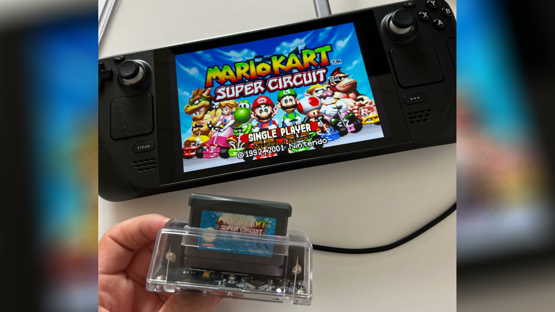 Steam Deck conectado al adaptador GB Operator GHame Boy con Super Mario Kart en pantalla
