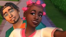 The Sims 4 system requirements: two characters taking a selfie