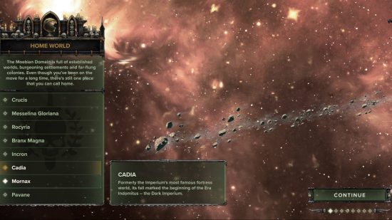 Classes Darktide - l'écran de création de personnage affiche l'option pour Home World, qui met actuellement en évidence la planète Cadia.  L'arrière-plan montre des astéroïdes dans l'espace.