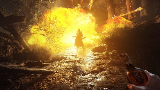 Παιχνίδια όπως το Left 4 Dead and Payday 2: Ένα άτομο που κρατά μια κοκτέιλ Molotov σε μια φλεγόμενη Inferno