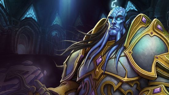 Список уровней драконьей стаи World of Warcraft: дренейский паладин, стоящий в Экзодаре, одетый в полный латный доспех и вооруженный огромным двуручным молотом.