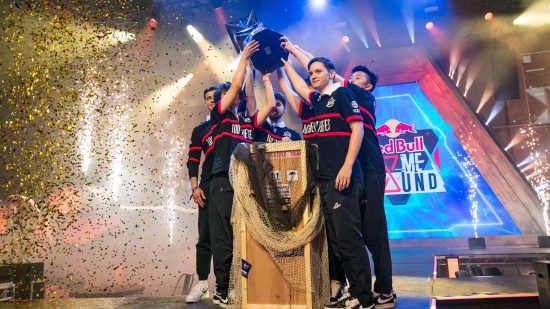 100 Thieves raise the trophy at Red Bull Home Ground 2022