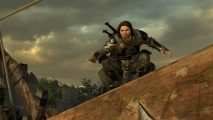 Shadow of War Steam sale: Talion crouches on a large wooden structure, the hilts of two swords poking up over his right shoulder
