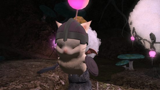 Seekor hamster bulu terbang yang lucu dengan helm ksatria dengan balon ungu memegang pedang kecil dan perisai