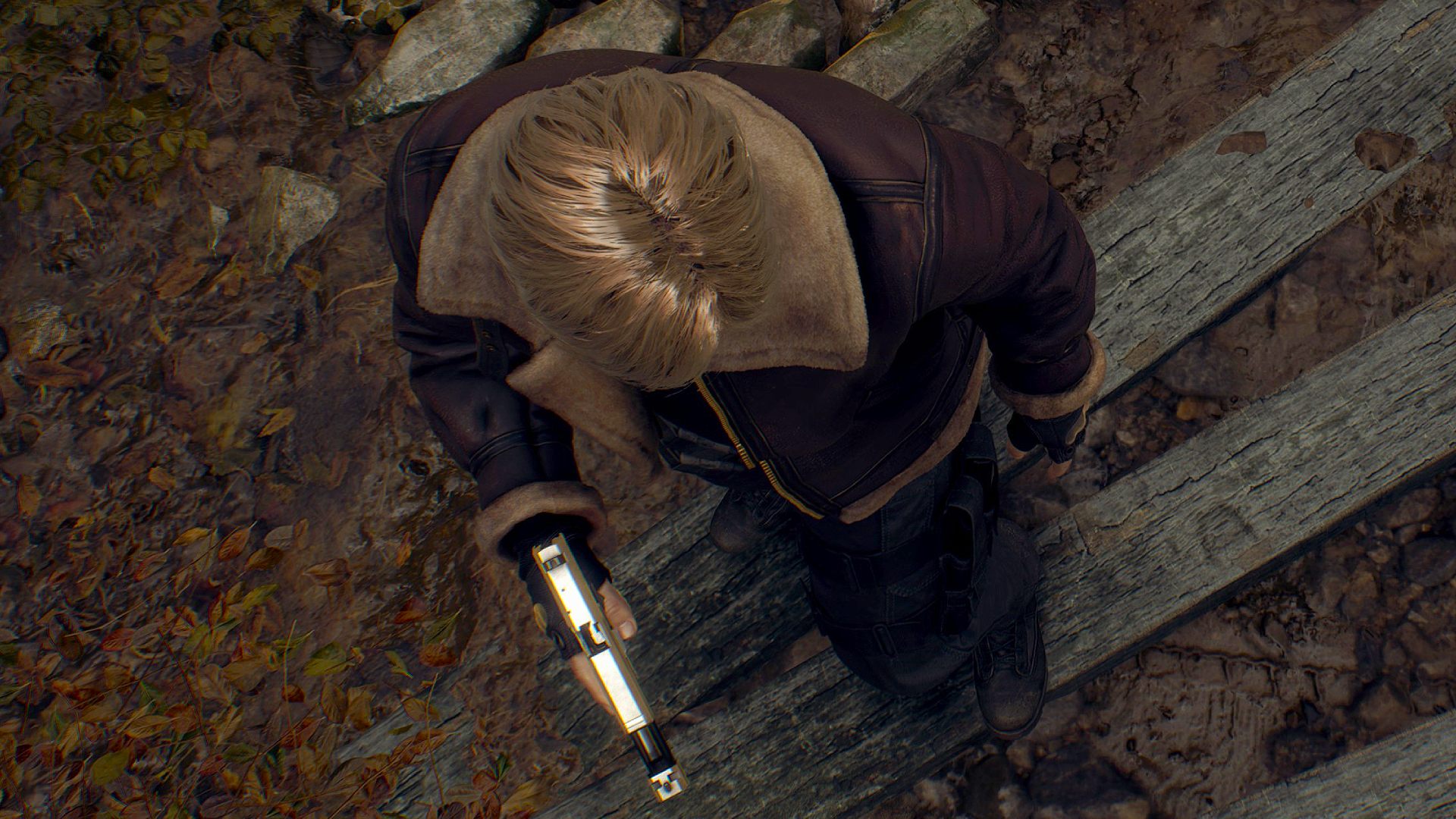 Best Resident Evil 4 Remake settings: top down view of Leon Kennedy's hair