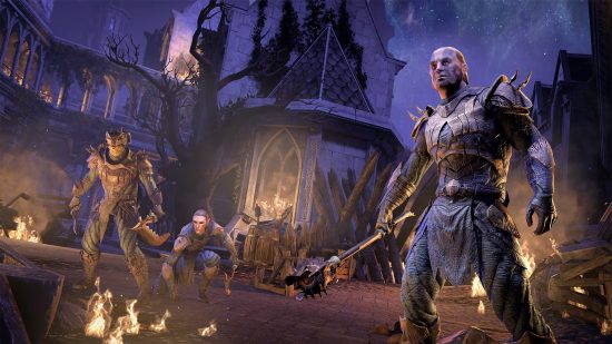 Дата выхода ESO Necrom: три воина в новом испытании Sanity's Edge, за пределами похожего на собор здания, окруженного пламенем.