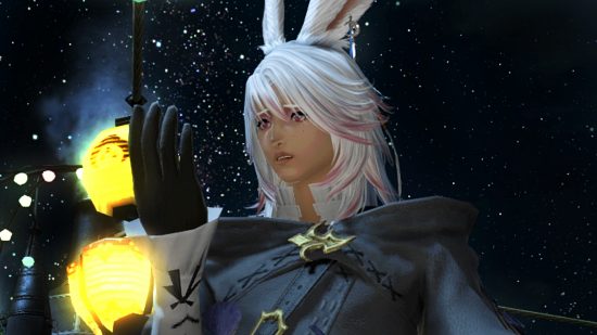 FFXIV Fanfest 2023 tickets London - a Viera looks at something in their hand with a disappointed expression