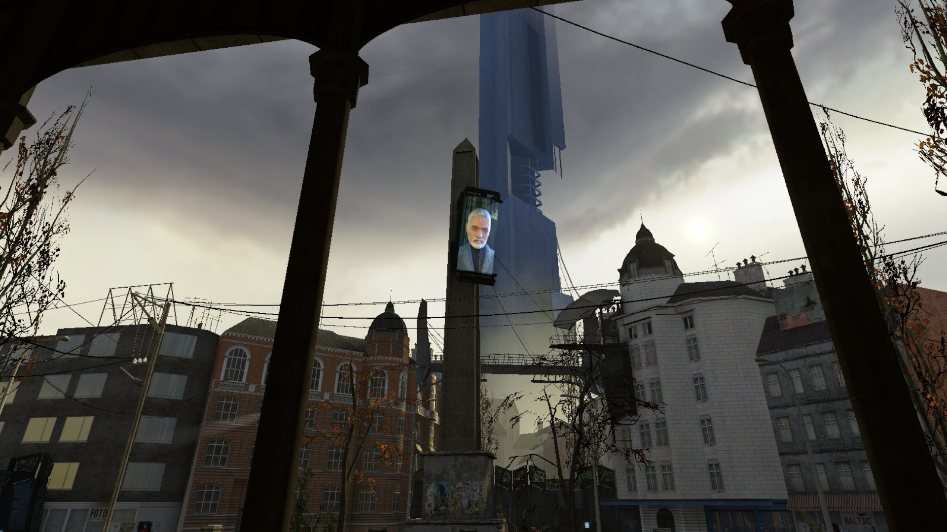 Half-Life 2 Chapter 1: City 17 main square with the Citadel in the background