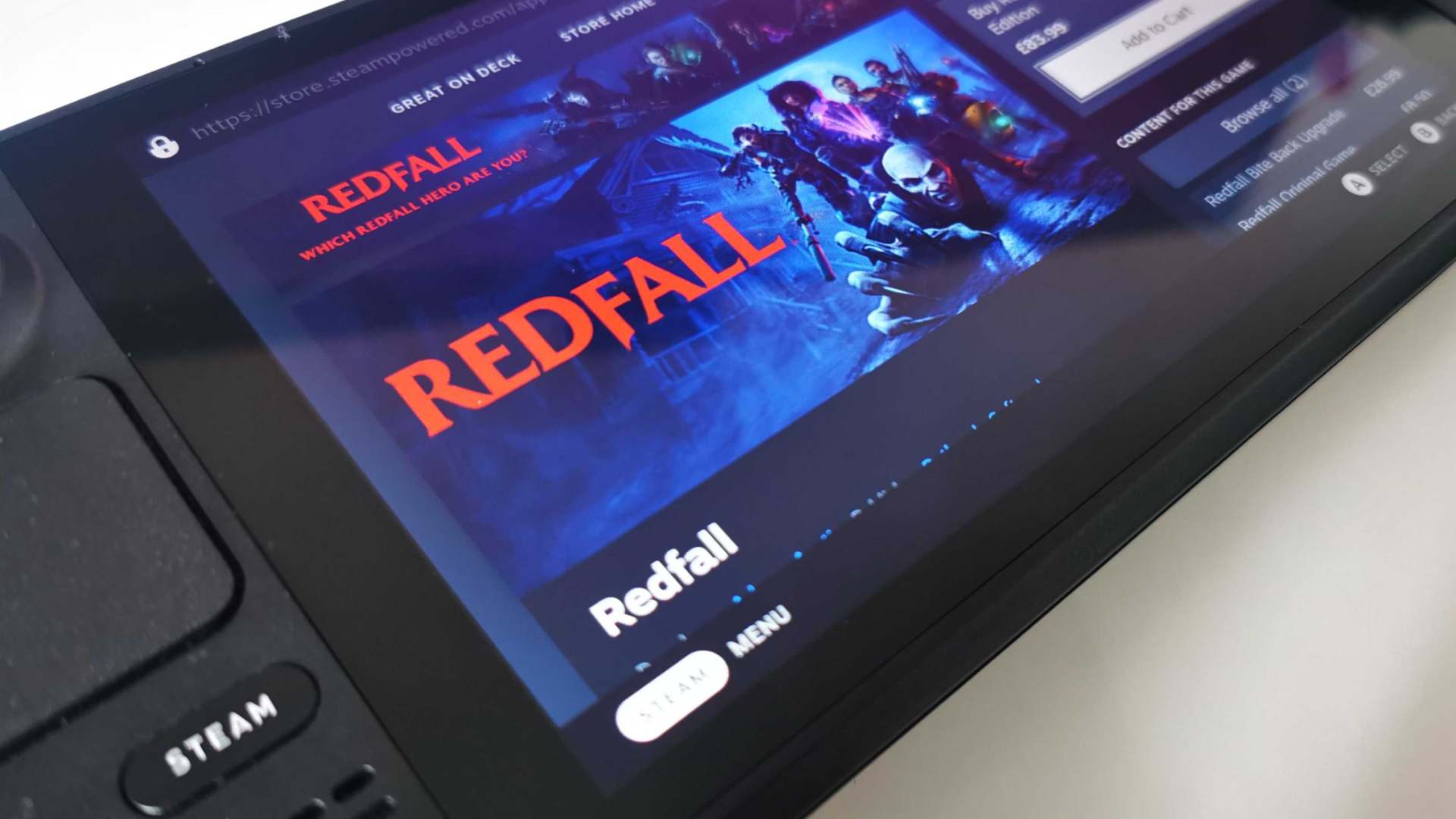 Steam Deck mit Redfall-Storefront-Seite auf dem Bildschirm
