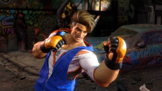 Street Fighter 6 Luke mengangkat tinjunya, ditutupi sarung tangan sparring kuning.