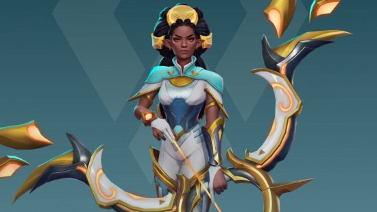 Zari is one of the many Evercore Heroes characters in the damage type. She is holding a big bow and arrow and has a cyan cloak.
