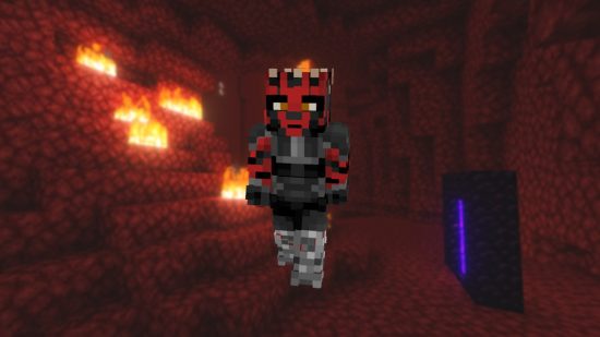 Играч, носещ кожата на Darth Maul Minecraft, стои в нетерия