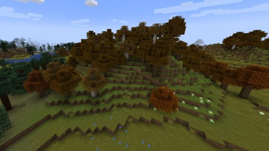 A range of green and brown trees showing autumn in the Serene Seasons Minecraft mod.