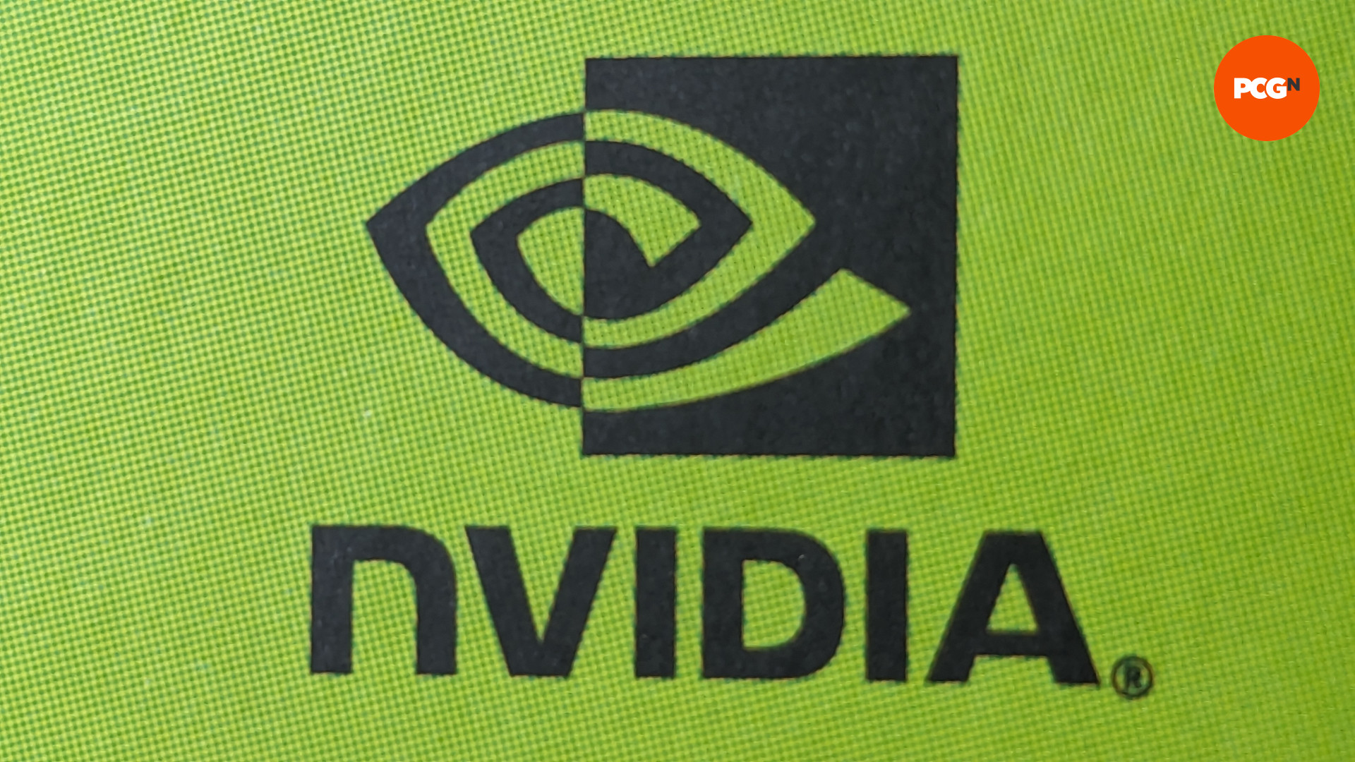 Nvidia GeForce RTX 4060 Revisão: um close do logotipo da NVIDIA na embalagem de varejo
