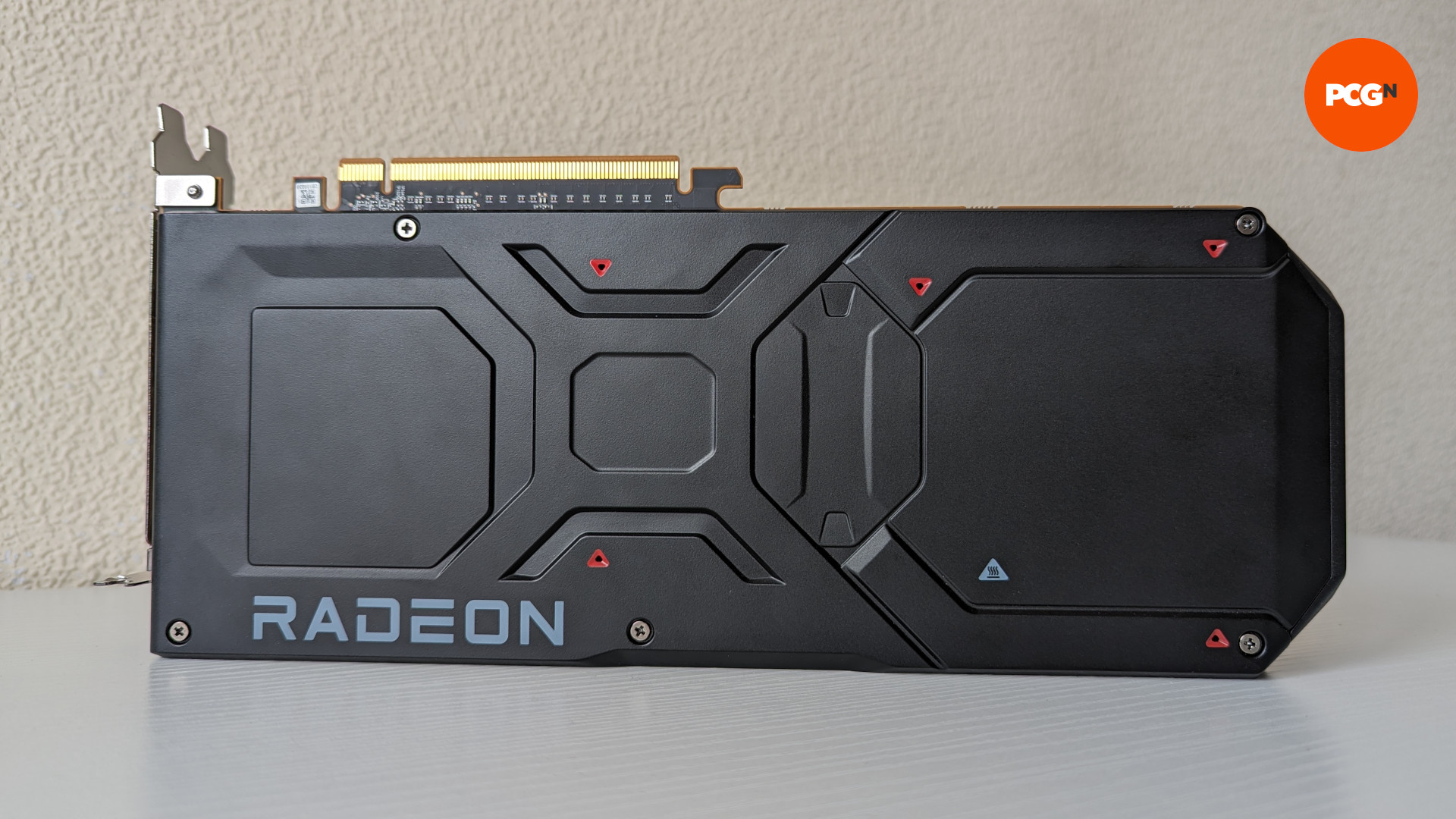 AMD Radeon RX 7900 XTX Review: Backplate dari kartu grafis