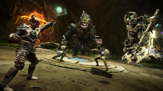 New World Rise of the Angry Earth – vier Spieler treten gegen eine große affenähnliche Kreatur an.