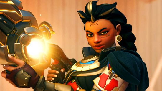 Overwatch 2 Illari - the new support hero holds up her Solar Rifle as it charges.