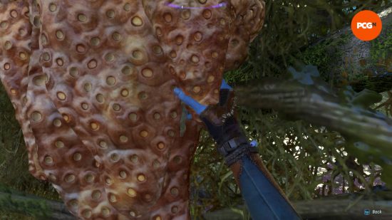 A Na'vi is finally plucking some honey from a tree in our Avatar Frontiers of Pandora preview.